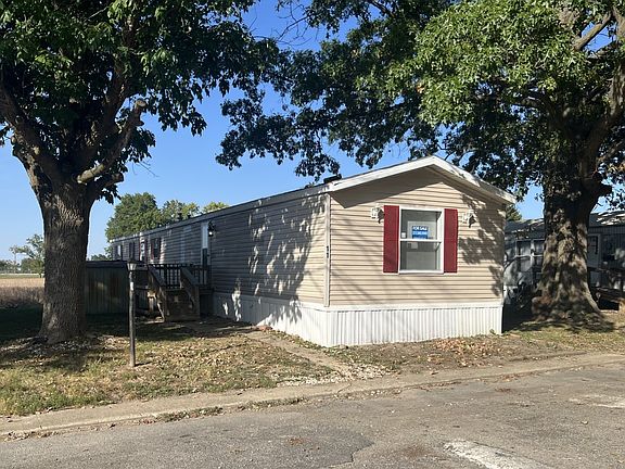 2nd image of 530 Reynolds Dr #11