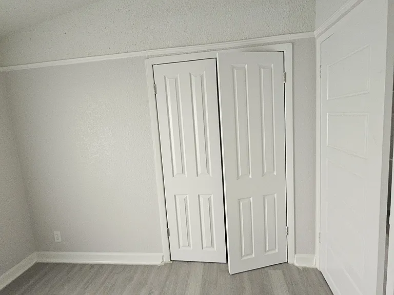 7138 Westshire Dr — Photo 3