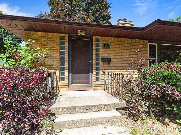 4th image of 2613 Borglum Ave NE