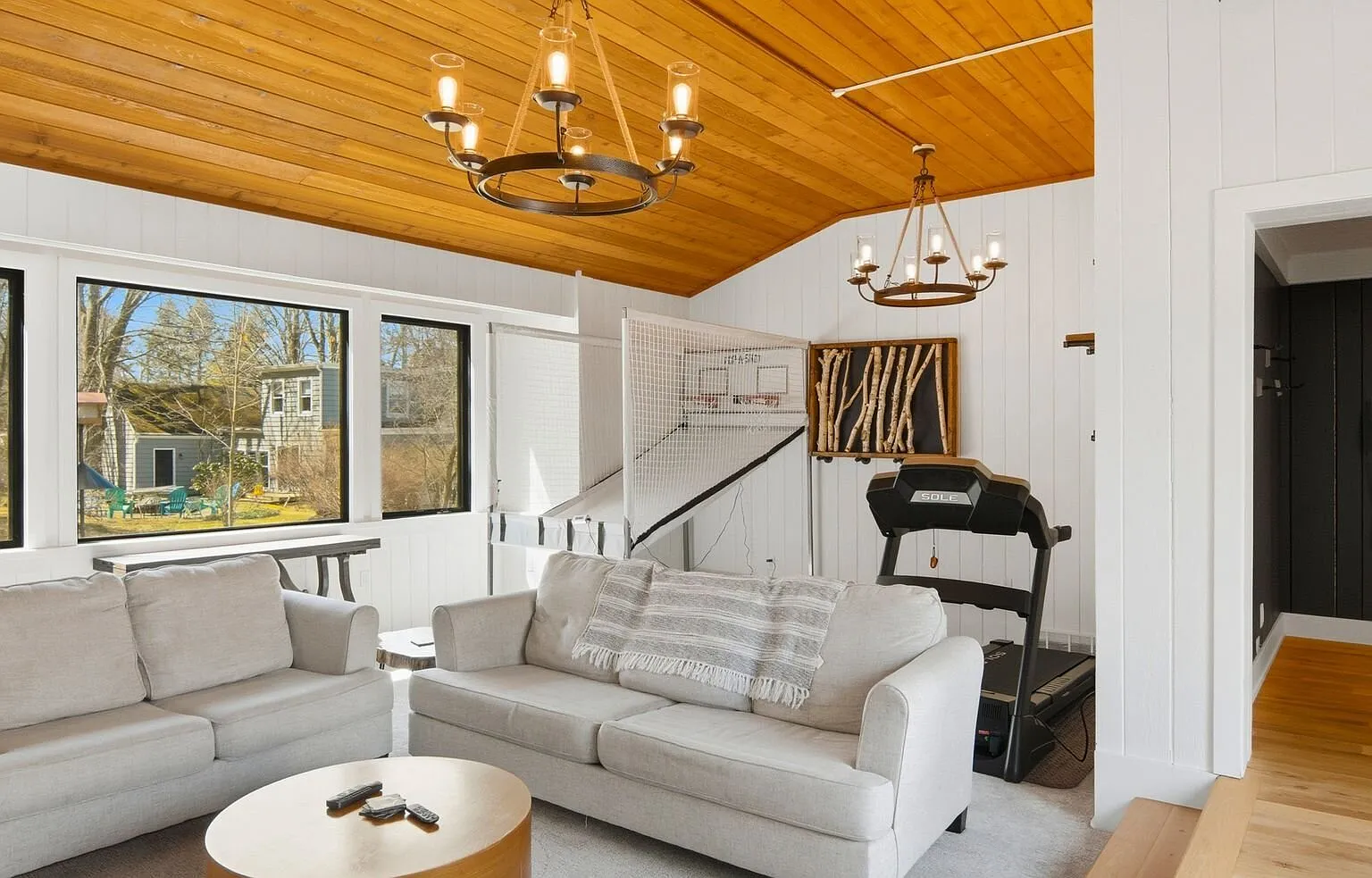 Furnished Executive Extended Stay Rental on Old Mission Peninsula — Photo 2