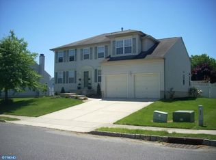 19 Vincent Dr, Burlington, NJ 08016