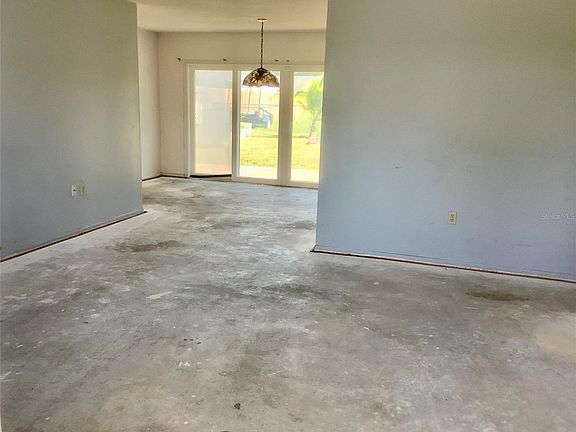 5th image of 13436 Romford Ave