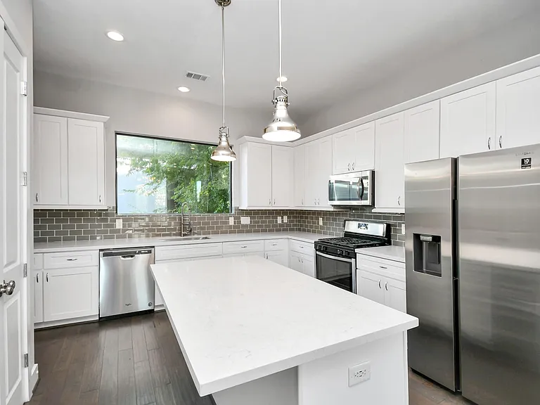 308 Palmer St — Photo 11