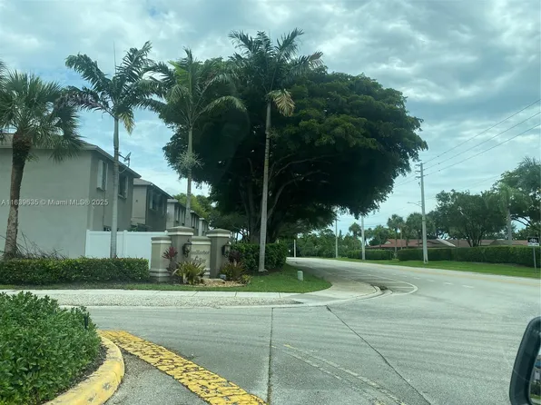 6006 Plum Pl, Fort Lauderdale, FL 33321