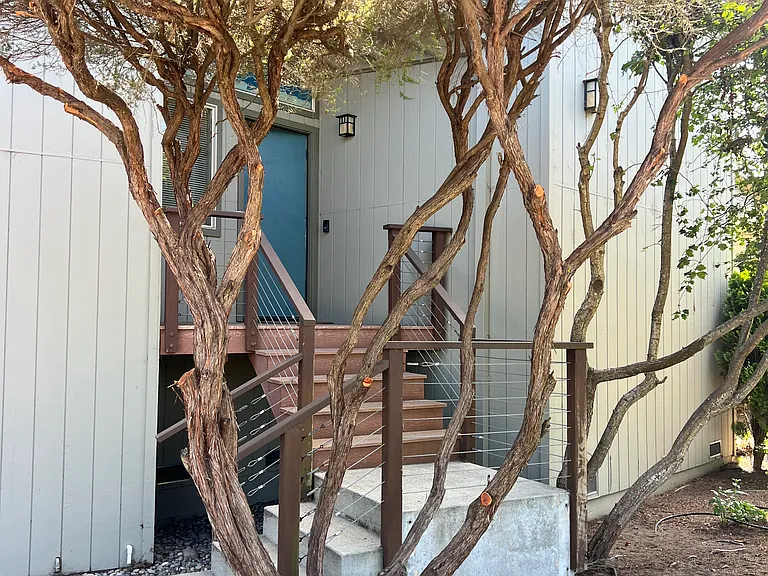 507 Court Way — Photo 2