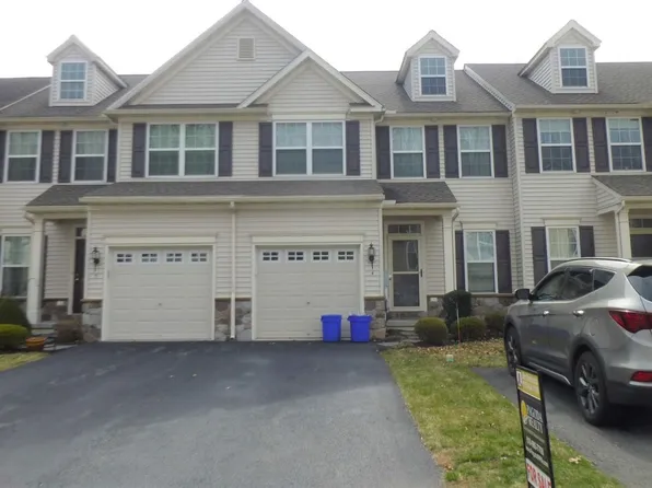 4 Chaser Ct, Reading, PA 19607