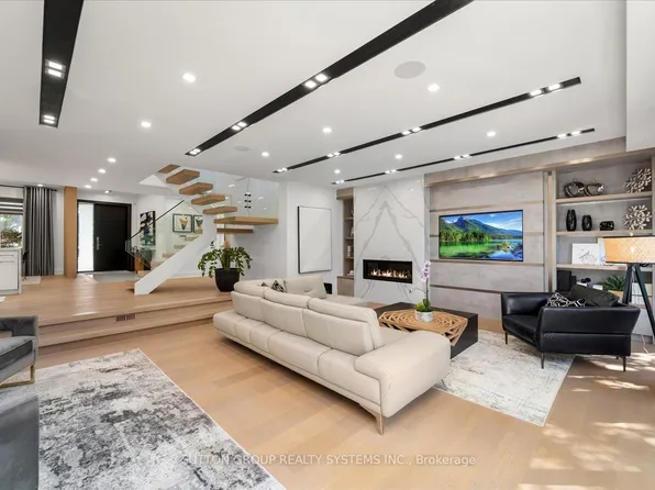 146 Martin Grove Rd, Toronto, ON M9B 4K9