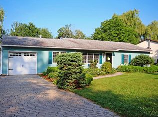 1 Decker Dr, Washingtonville, NY 10992