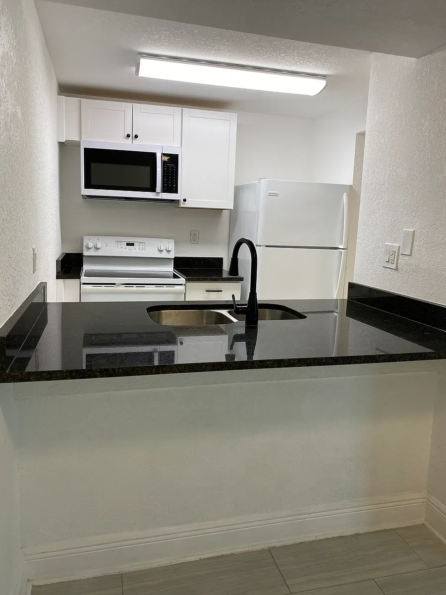Building Photo - 1799 N Highland Ave #19