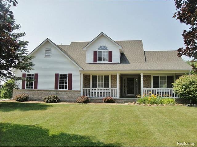 1st image of 521 Sunrise Dr