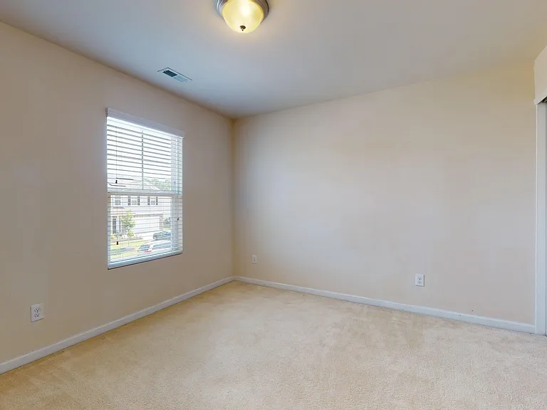 8032 Remington Heights Dr — Photo 25