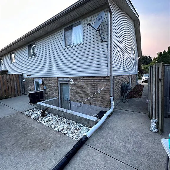 7929 Hawthorne Dr — Photo 47