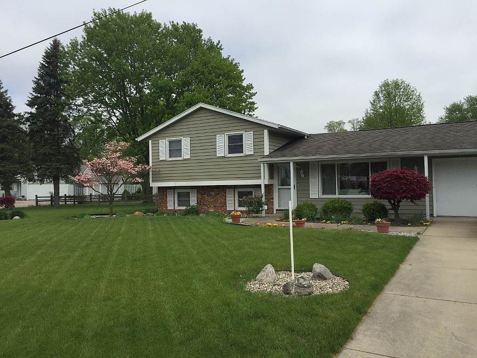 1st image of 53562 Woodard Ct
