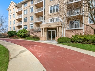 1715 Pavilion Way Unit 305, Park Ridge, IL, 60068