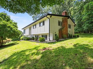 25 Ackerman Avenue, Airmont, NY 10901