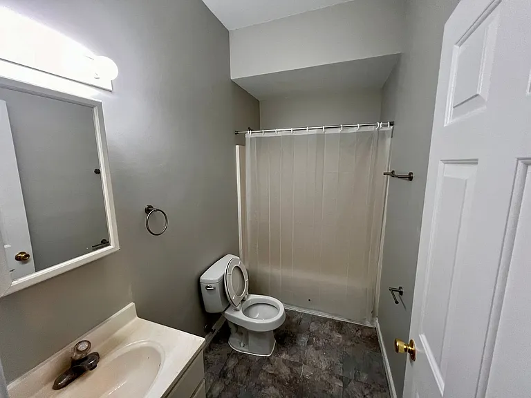 1718-34 E Lafayette Pl — Photo 53