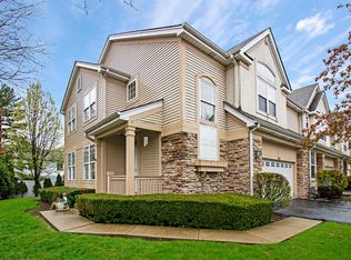 528 Timber Trail Ct, Naperville, IL 60565