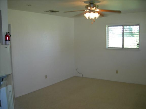 3rd image of 1006 Weaver St #40
