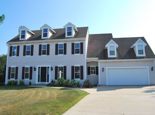 451 Tanager Ct, Grafton, WI 53024