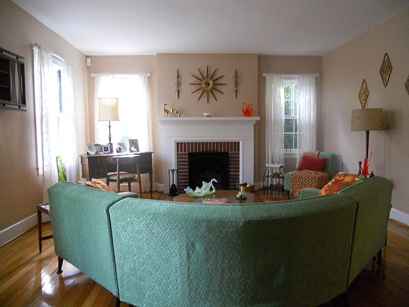 4th image of 155 Jesselin Dr