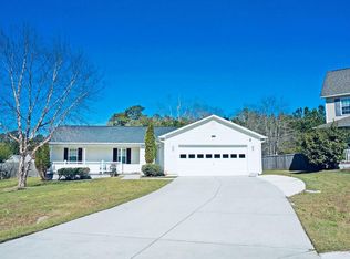 303 N Grazing Ct, Sneads Ferry, NC 28460