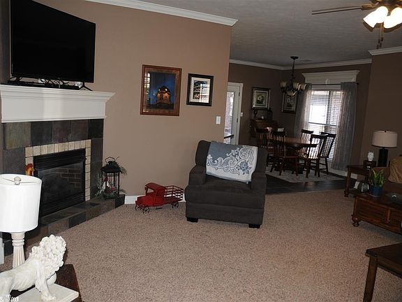 4th image of 2305 Lorraine Cir