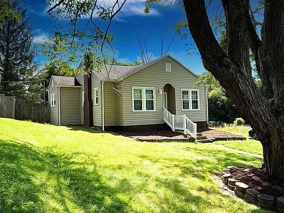 2nd image of 219 Bluestone Rd