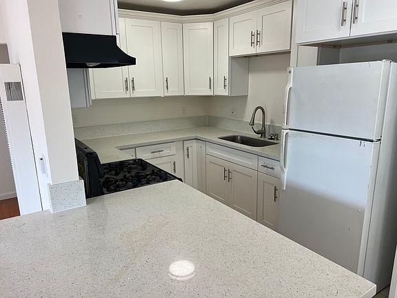 2nd image of 1451 Manhattan Beach Blvd #A