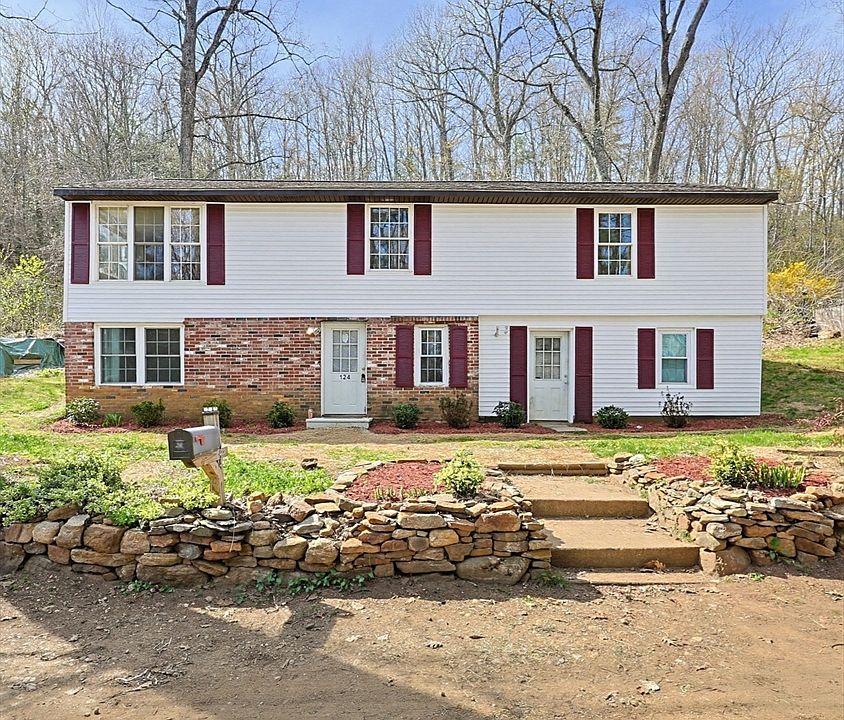 1st image of 124 Old County Rd