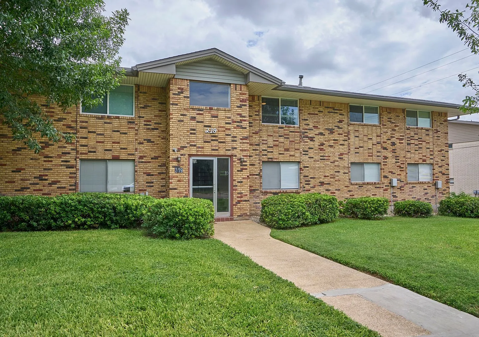 Excellent location! First Floor Condo in NEISD ready for move in Now — Photo 1