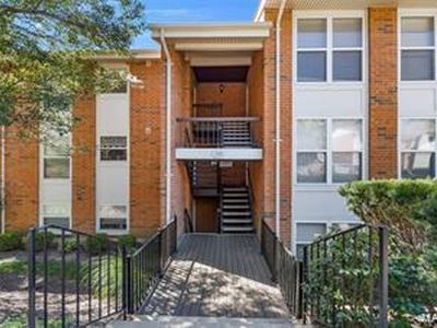 1920 Hunting Lake Ct APT 202, Saint Louis, MO, 63122
