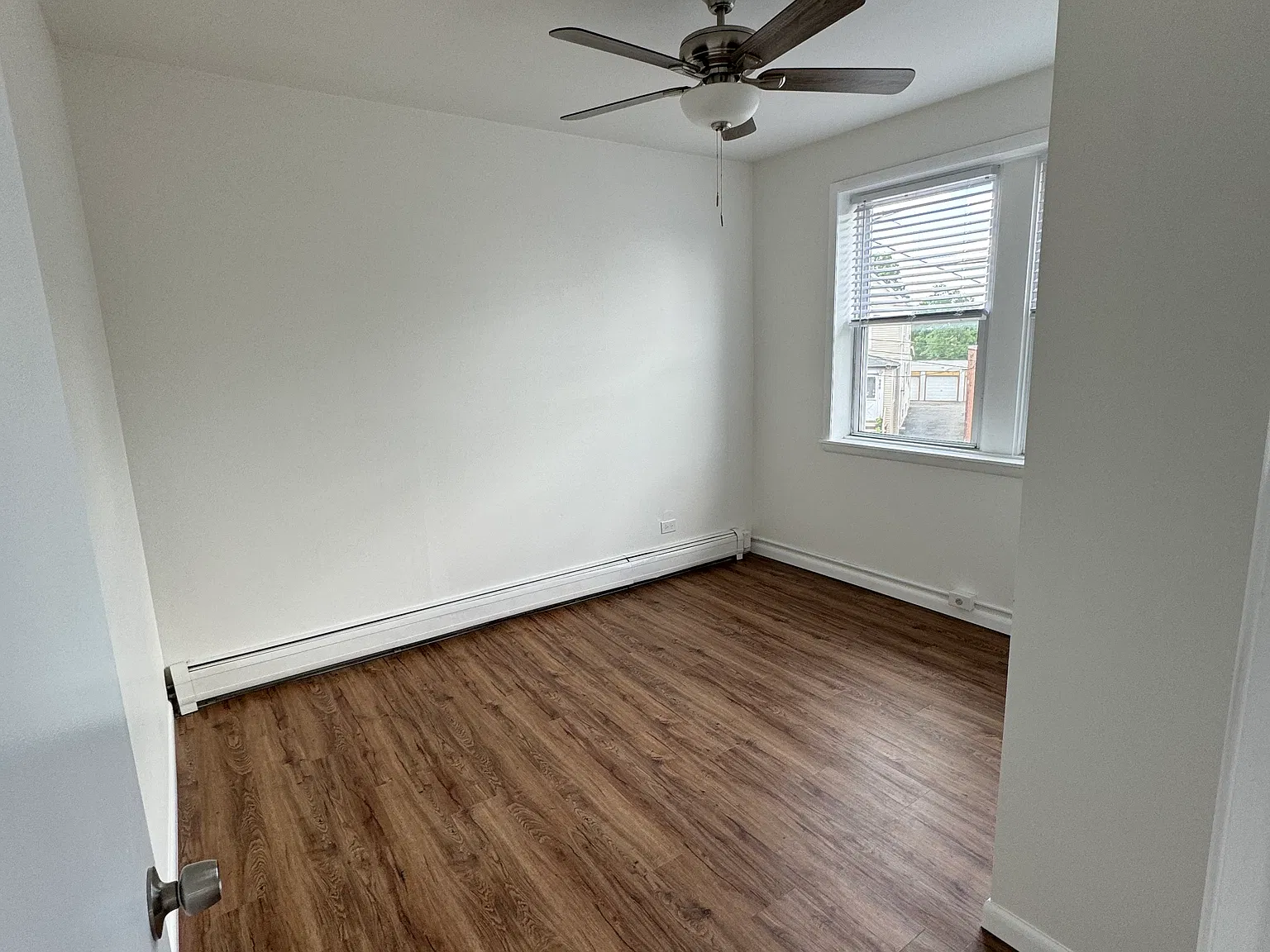 2 bed, 600 sqft, $2,200 — Photo 4