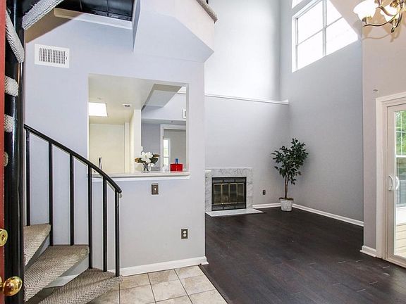 3rd image of 907 Hillside Lake Ter APT 513