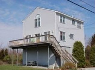 49 Foster St, Warwick, RI 02889