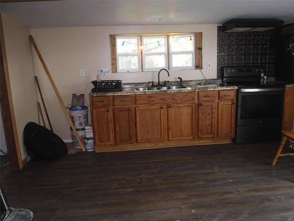 402 Adams St, Kane, IL 62054 Zillow