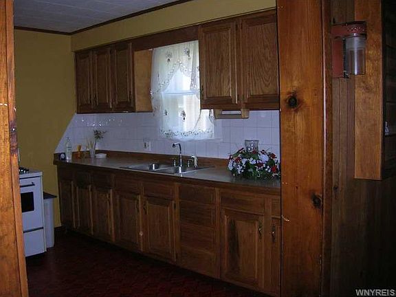 3rd image of 17 Hoag Ave