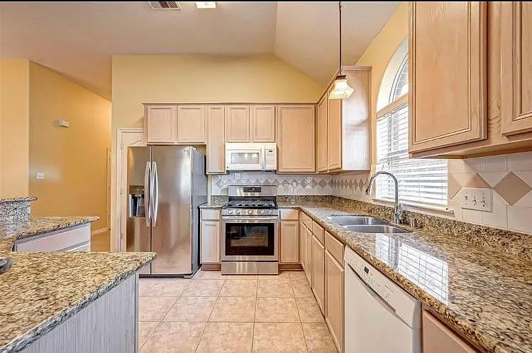 1710 Park Forest Dr — Photo 9
