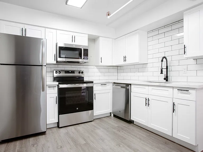 University Lofts — Photo 13