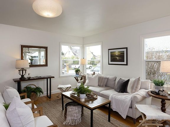 5th image of 204 Laurent St