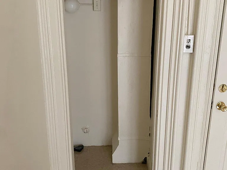 789 Park Ave #5 — Photo 5