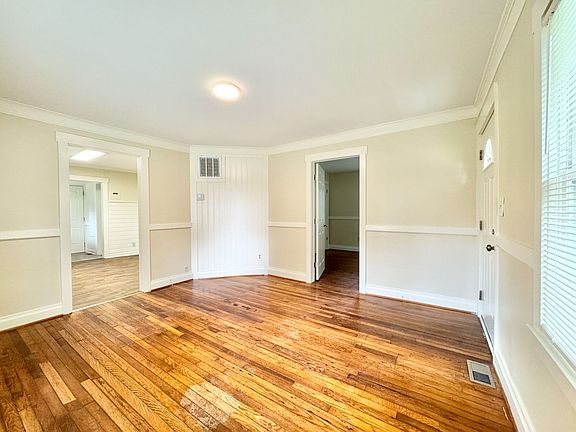 3rd image of 3612 Temple St