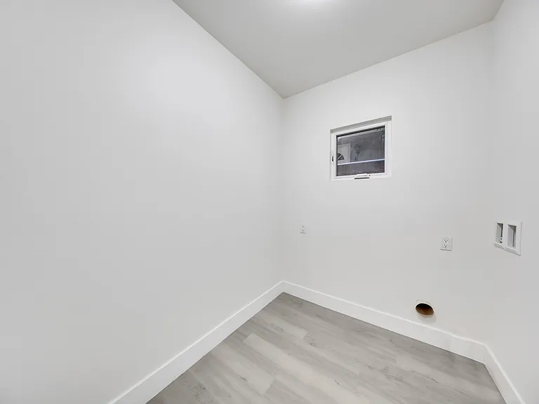 973 E Del Mar Blvd #104 — Photo 27