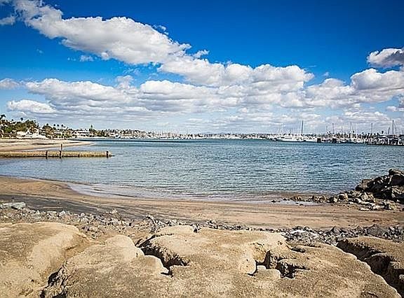 1 block to water front