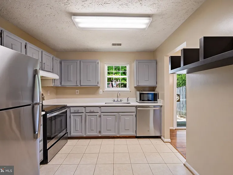 16 Meadowside Ct — Photo 22