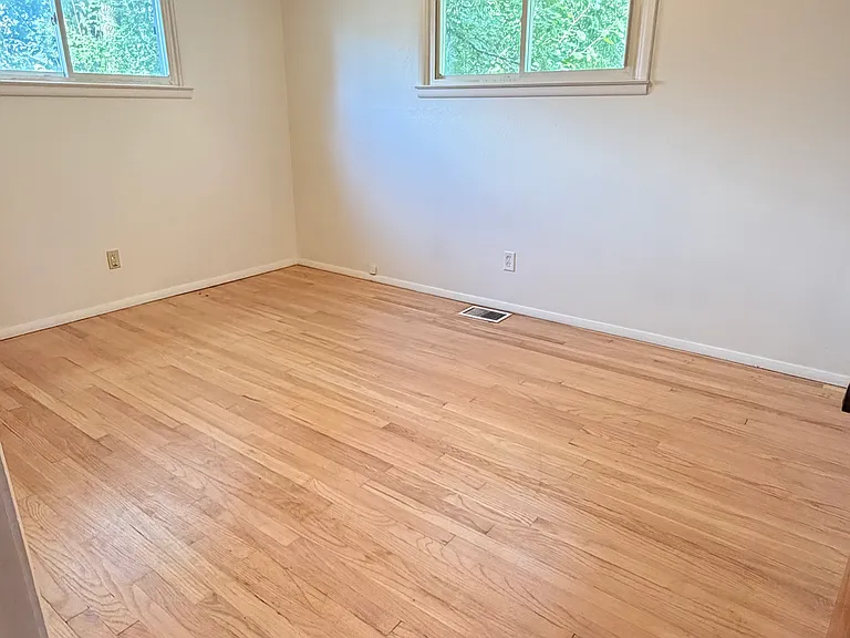 2624 Ferncliff Ave — Photo 4