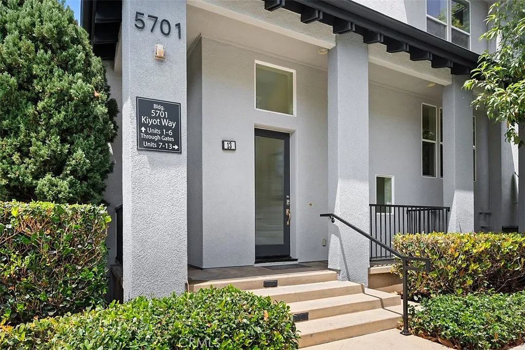 4 bed, 4.5 bath, 2415 sqft, $8,500 — Photo 3