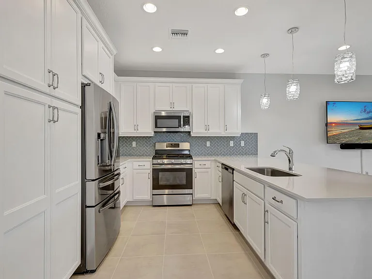 12557 SW Rain River Dr — Photo 5