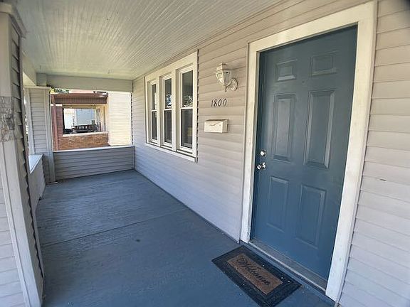 2nd image of 1800 W Fredonia Ave
