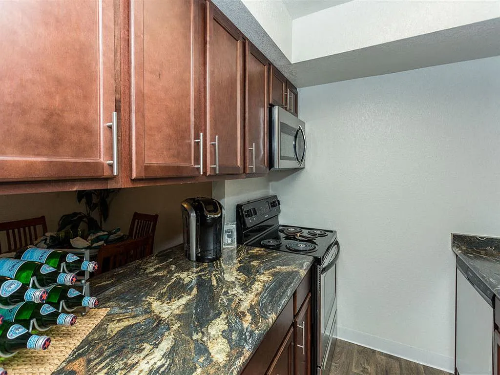 Butterfield Apartments — Photo 2