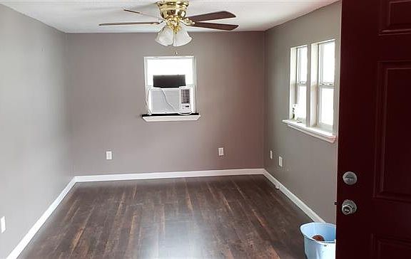 4th image of 953 Saint Charles St